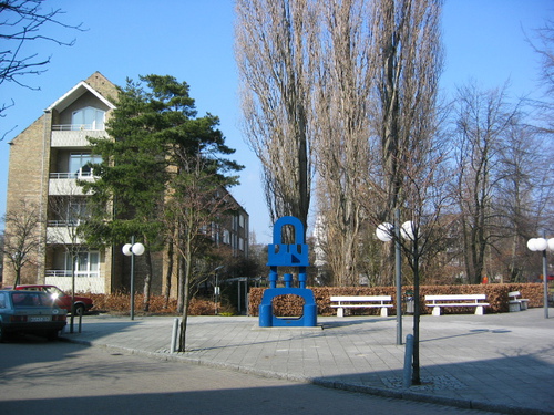 Blå skulptur